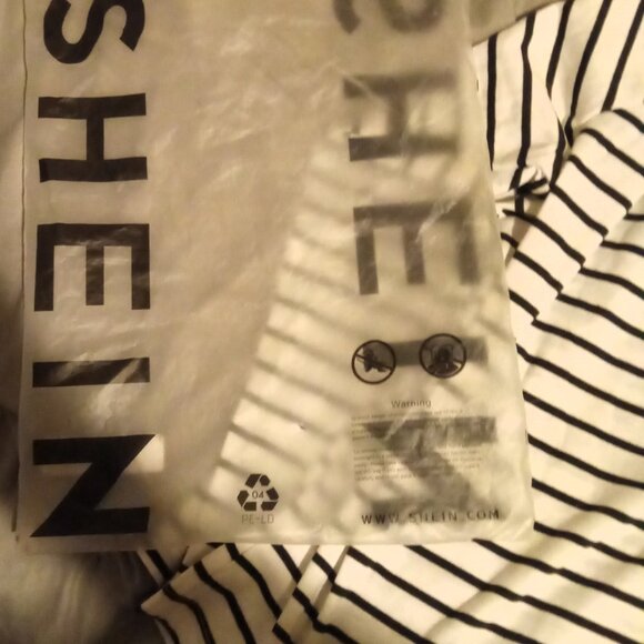 Shein Curve 4XL White / Navy Striped V-Neck 3/4 Sleeve Crochet Detail Halter Tie - Picture 4 of 6